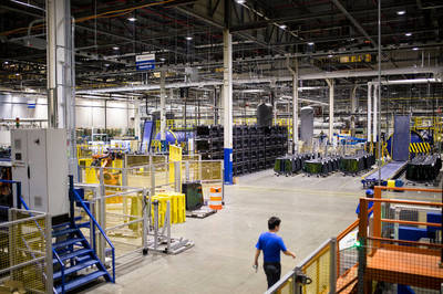 全球需求激增下的中国化妆品工厂 繁荣背后的“用工之痛”